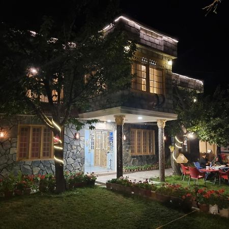 Sehrish Guest House Skardu Buitenkant foto