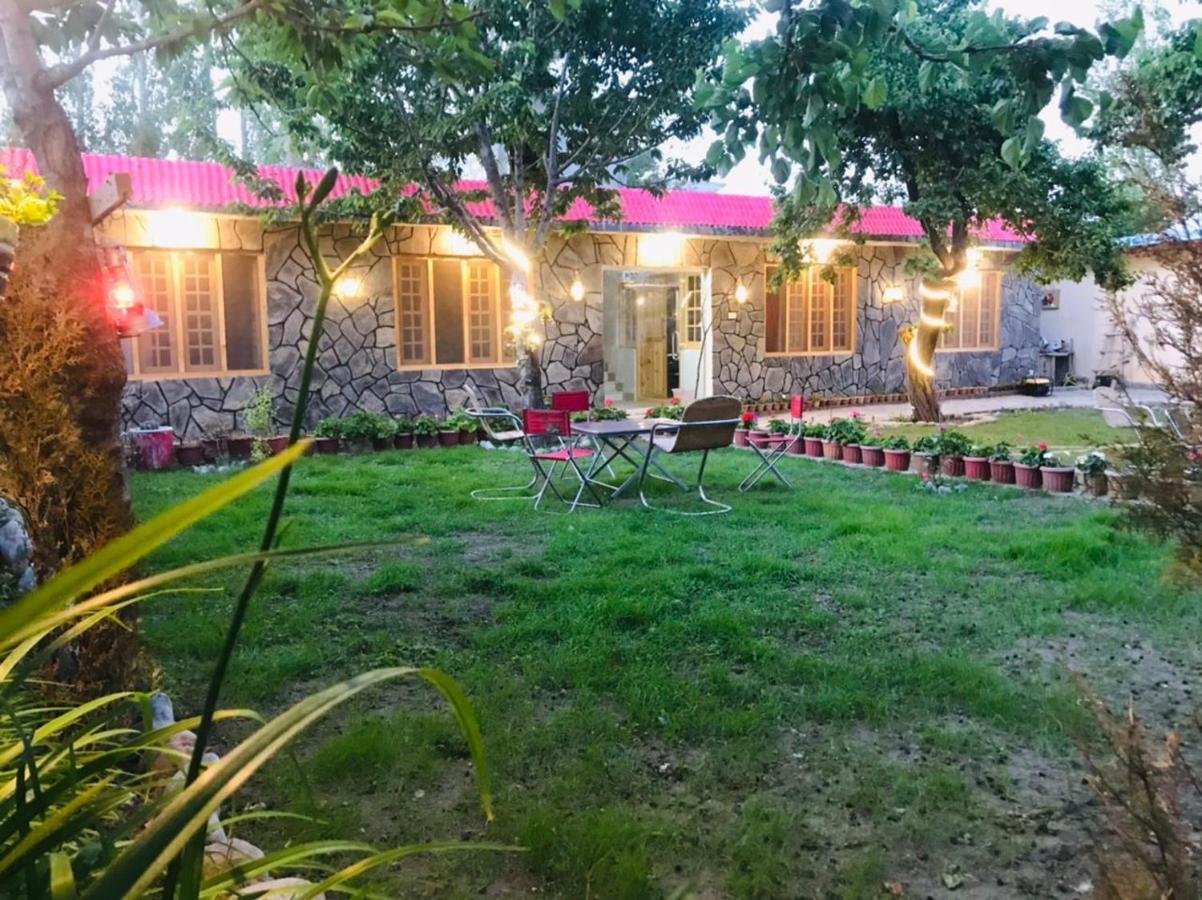 Sehrish Guest House Skardu Buitenkant foto