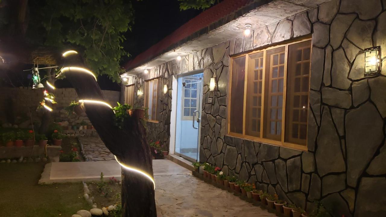 Sehrish Guest House Skardu Buitenkant foto