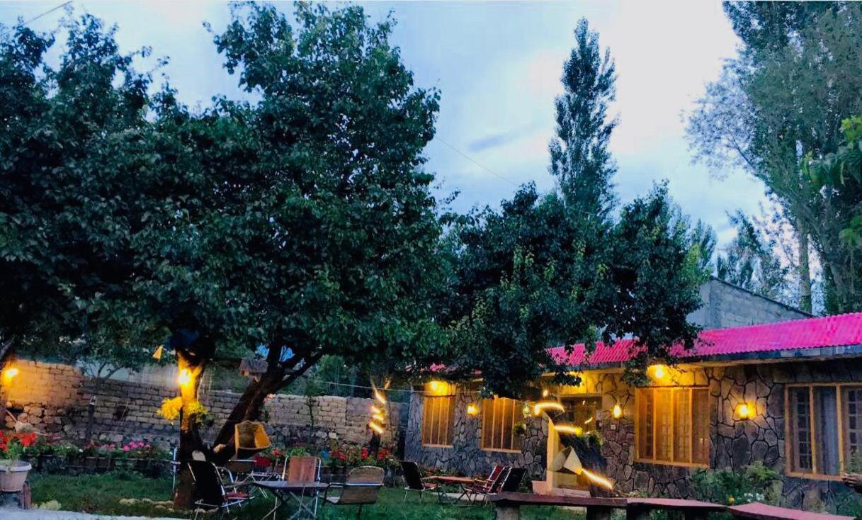 Sehrish Guest House Skardu Buitenkant foto