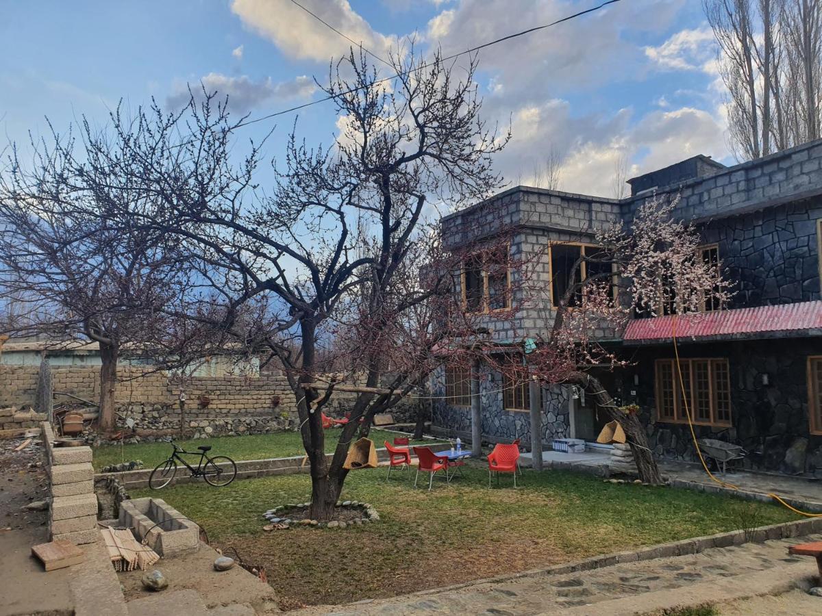 Sehrish Guest House Skardu Buitenkant foto