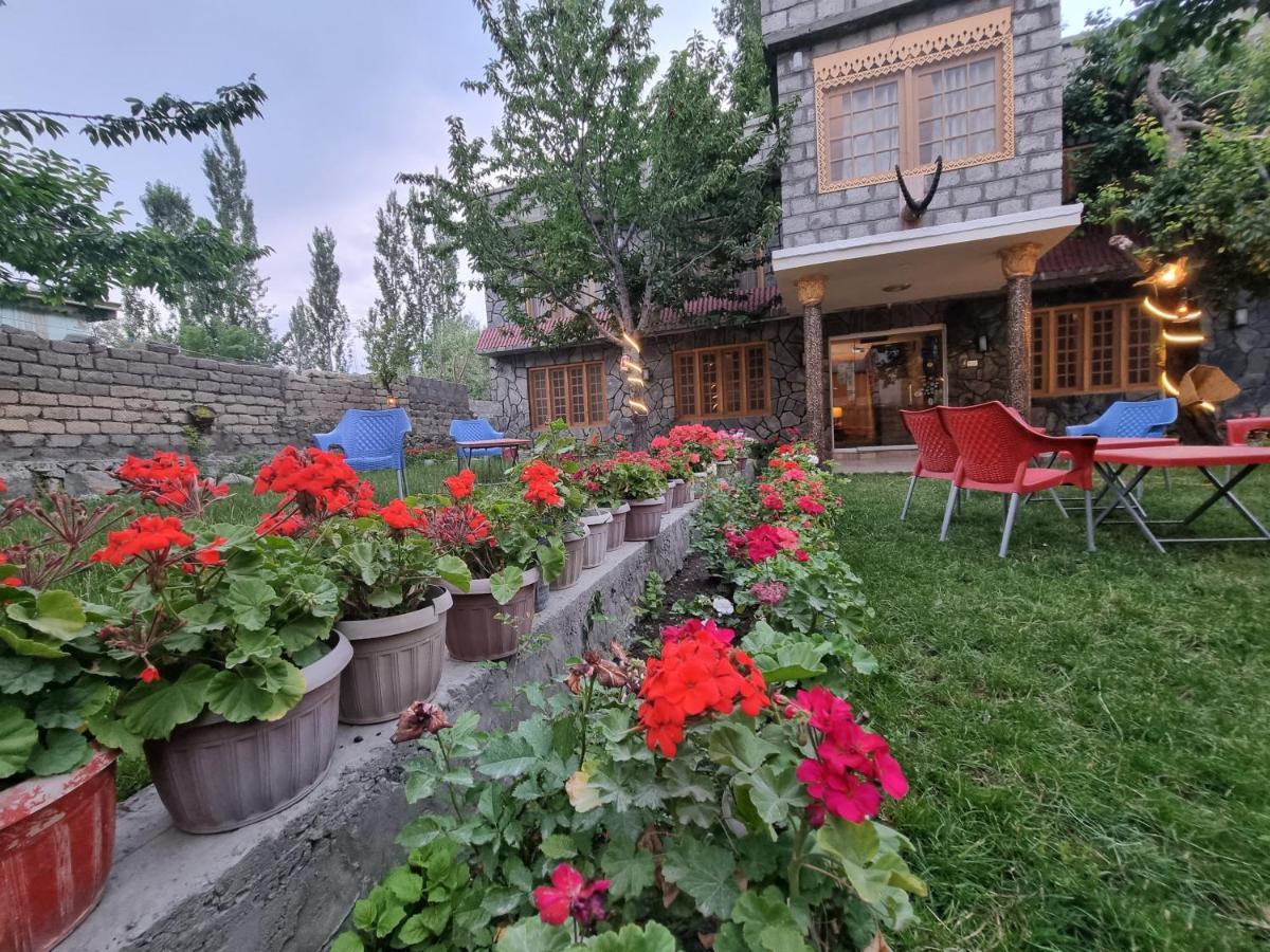 Sehrish Guest House Skardu Buitenkant foto