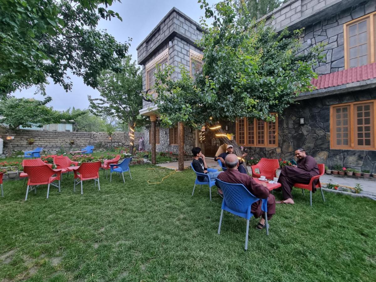 Sehrish Guest House Skardu Buitenkant foto