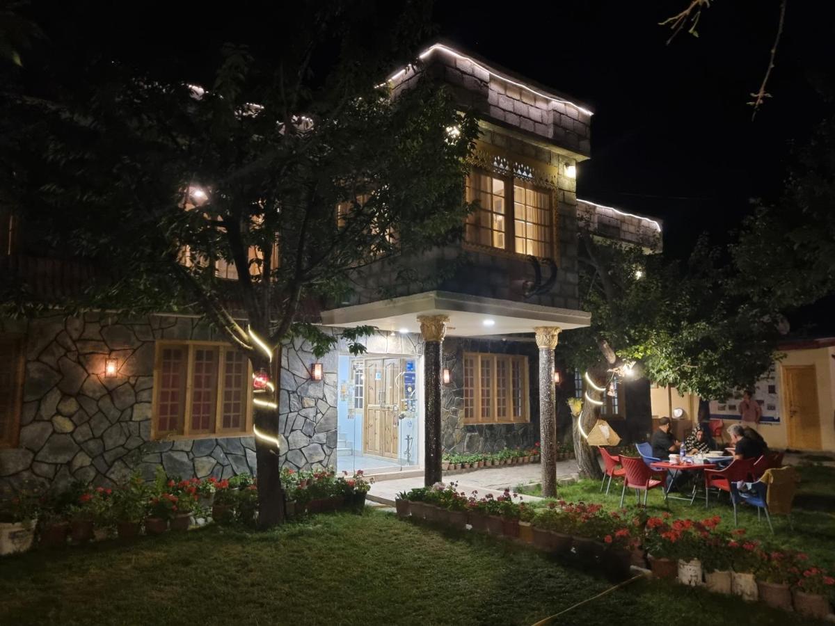 Sehrish Guest House Skardu Buitenkant foto